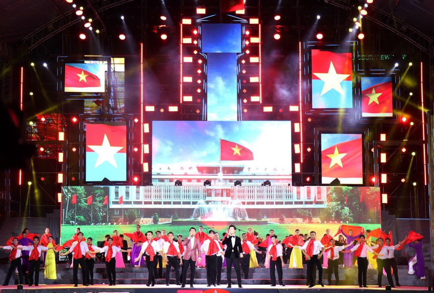 Khai mạc chương trình Những ngày Hà Nội tại Thành phố Hồ Chí Minh - Ảnh 5. Khai mạc chương trình Những ngày Hà Nội tại Thành phố Hồ Chí Minh - Ảnh 5.