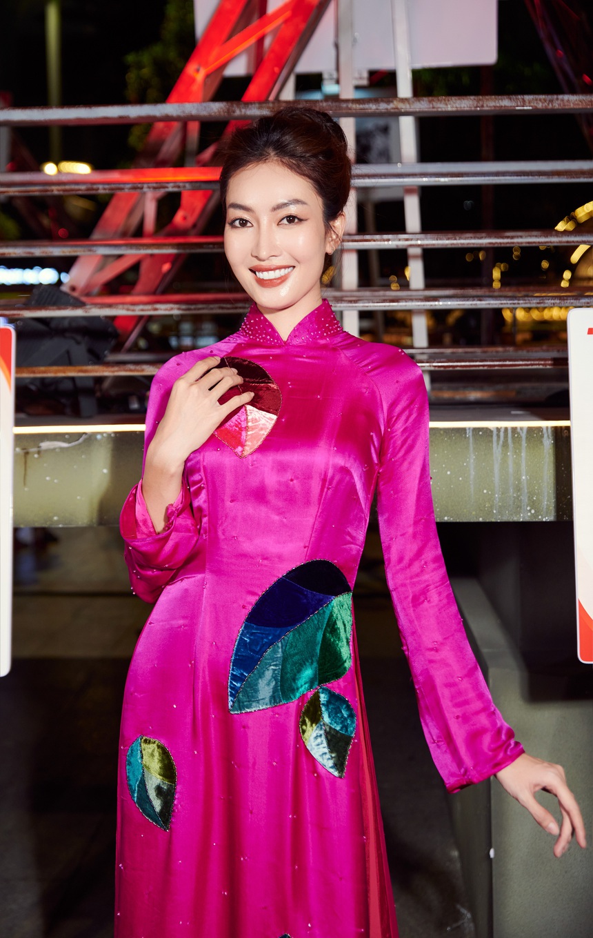 Dấu ấn BST "Sắc Thu Hà Nội" của NTK Đức Hùng trên sân khấu "Những ngày Hà Nội tại Thành phố Hồ Chí Minh" - Ảnh 13. Dấu ấn BST "Sắc Thu Hà Nội" của NTK Đức Hùng trên sân khấu "Những ngày Hà Nội tại Thành phố Hồ Chí Minh" - Ảnh 13.