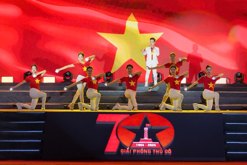 Chị Hằng biên tập: Sôi động đêm nhạc thanh niên Hà Nội và thành phố Hồ Chí Minh - Ảnh 1.