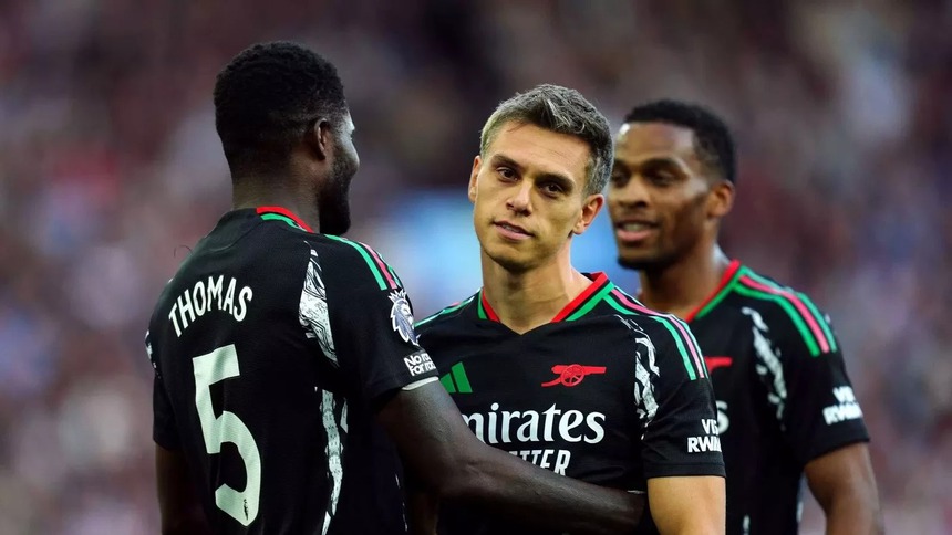 Vấn đề của Arsenal: Trossard còn vui vẻ trên ghế dự bị tới bao giờ? - Ảnh 1. Vấn đề của Arsenal: Trossard còn vui vẻ trên ghế dự bị tới bao giờ? - Ảnh 1.