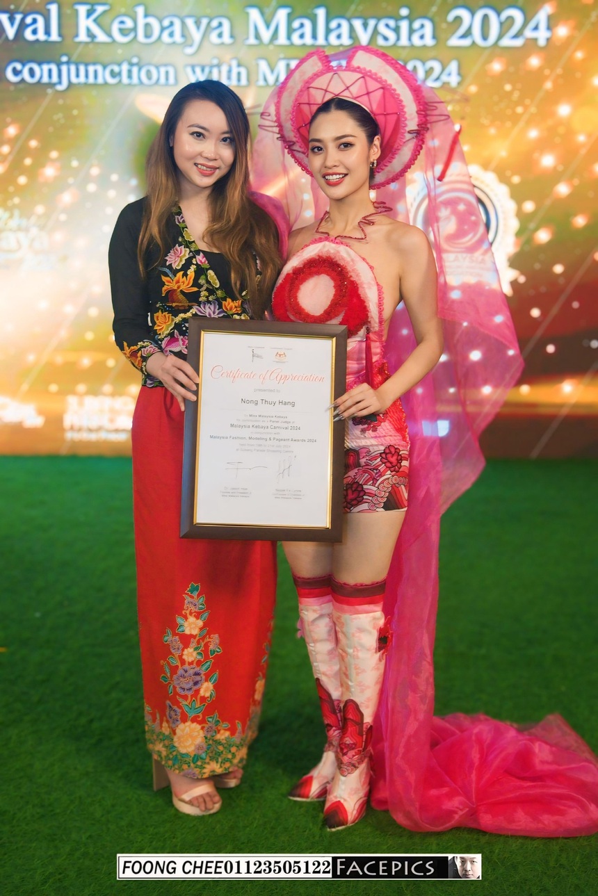 Hoa hậu Nông Thúy Hằng ngồi ghế giám khảo cuộc thi sắc đẹp tại Malaysia - Ảnh 1. Hoa hậu Nông Thúy Hằng ngồi ghế giám khảo cuộc thi sắc đẹp tại Malaysia - Ảnh 1.