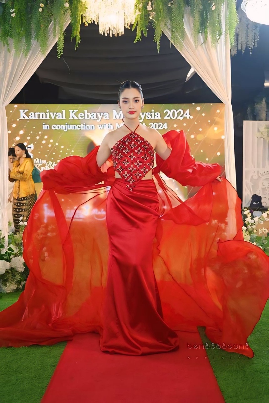 Hoa hậu Nông Thúy Hằng ngồi ghế giám khảo cuộc thi sắc đẹp tại Malaysia - Ảnh 2. Hoa hậu Nông Thúy Hằng ngồi ghế giám khảo cuộc thi sắc đẹp tại Malaysia - Ảnh 2.