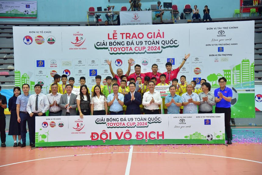 Kết quả giải bóng đá U9 toàn quốc Toyota Cup 2024 - Ảnh 1. Kết quả giải bóng đá U9 toàn quốc Toyota Cup 2024 - Ảnh 1.