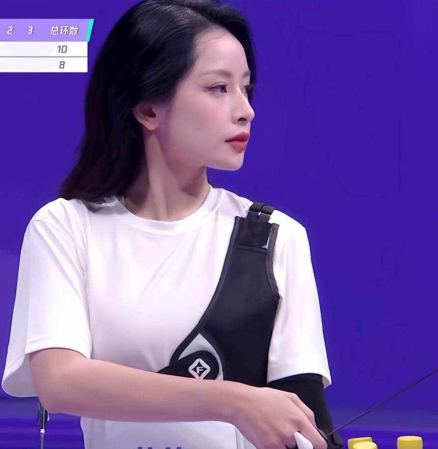 Chi Pu khoe 'thần thái' cực đỉnh khi thi bắn cung ở Trung Quốc, giành HCB với số điểm gần tuyệt đối - Ảnh 4. Chi Pu khoe 'thần thái' cực đỉnh khi thi bắn cung ở Trung Quốc, giành HCB với số điểm gần tuyệt đối - Ảnh 4.