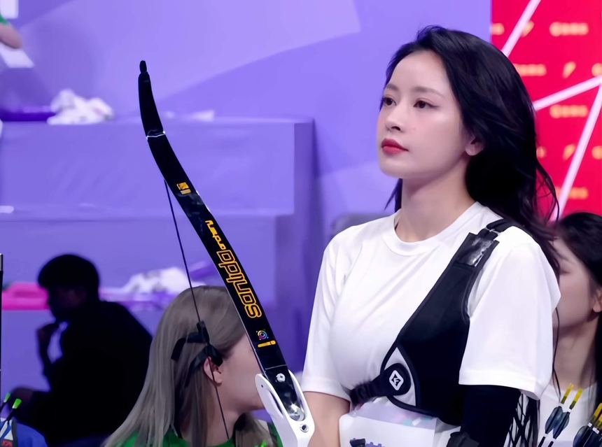 Chi Pu khoe 'thần thái' cực đỉnh khi thi bắn cung ở Trung Quốc, giành HCB với số điểm gần tuyệt đối - Ảnh 5. Chi Pu khoe 'thần thái' cực đỉnh khi thi bắn cung ở Trung Quốc, giành HCB với số điểm gần tuyệt đối - Ảnh 5.