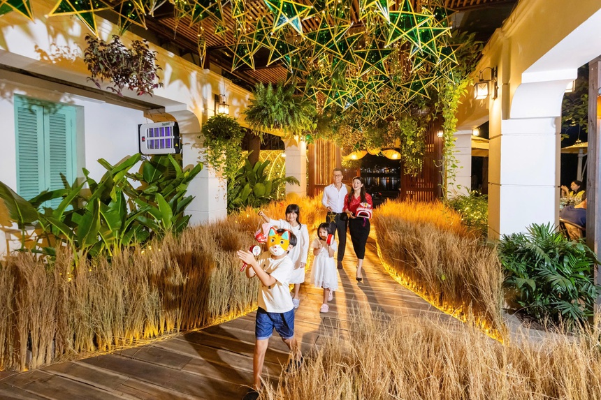 "Thu vàng trong vườn phố": Cánh đồng lúa chín đặc biệt ở giữa Hà Nội mùa Trung thu - Ảnh 7.