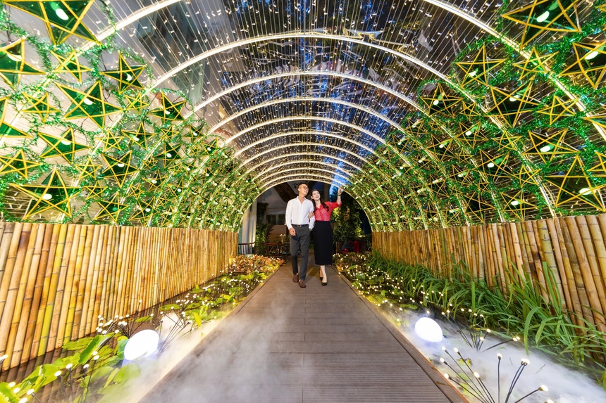 "Thu vàng trong vườn phố": Cánh đồng lúa chín đặc biệt ở giữa Hà Nội mùa Trung thu - Ảnh 9.