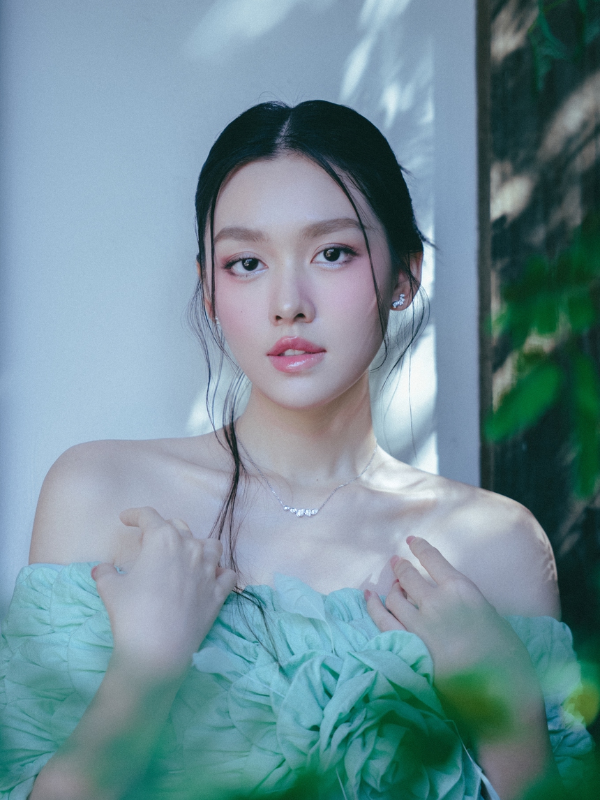 Á hậu Tường San thăng hạng nhan sắc sau 5 năm đăng quang Miss World Vietnam - Ảnh 1.