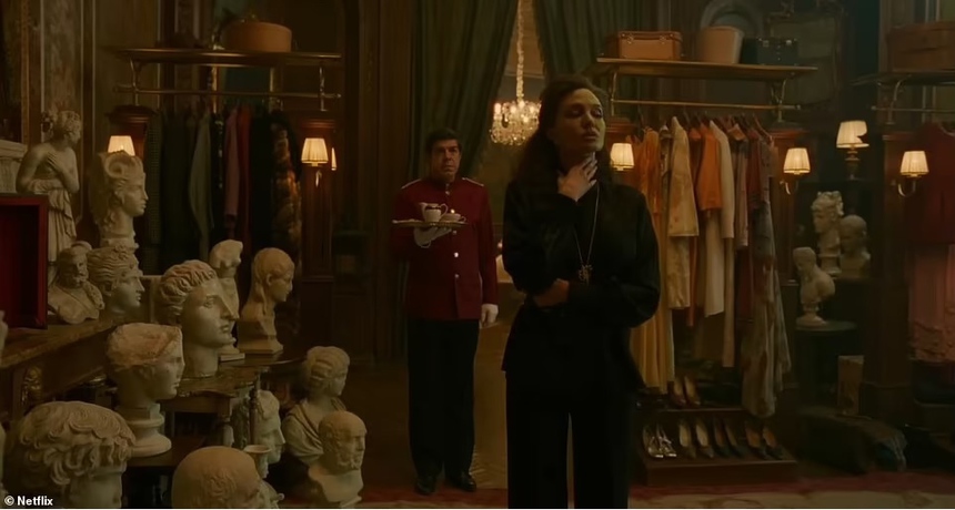 (Bài đăng ngày 2/9) Angelina Jolie tỏa sáng tại LHP Venice, "bay" vào cuộc đua Oscar với "Maria" - Ảnh 13. (Bài đăng ngày 2/9) Angelina Jolie tỏa sáng tại LHP Venice, "bay" vào cuộc đua Oscar với "Maria" - Ảnh 13.