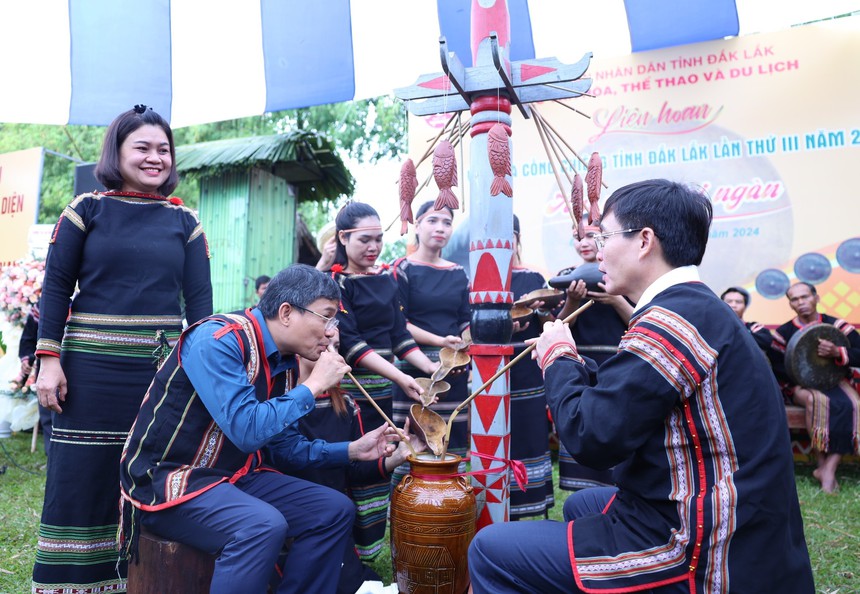 Khai mạc Liên hoan văn hóa cồng chiêng tỉnh Đắk Lắk năm 2024 - Ảnh 7.