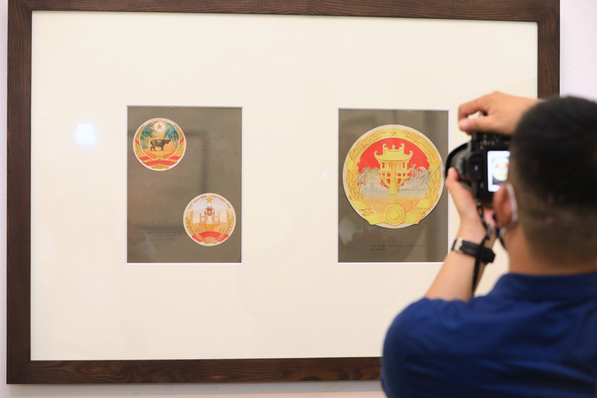 Quốc huy Việt Nam - biểu tượng đặc biệt, thiêng liêng, cao quý - Ảnh 4. Quốc huy Việt Nam - biểu tượng đặc biệt, thiêng liêng, cao quý - Ảnh 4.