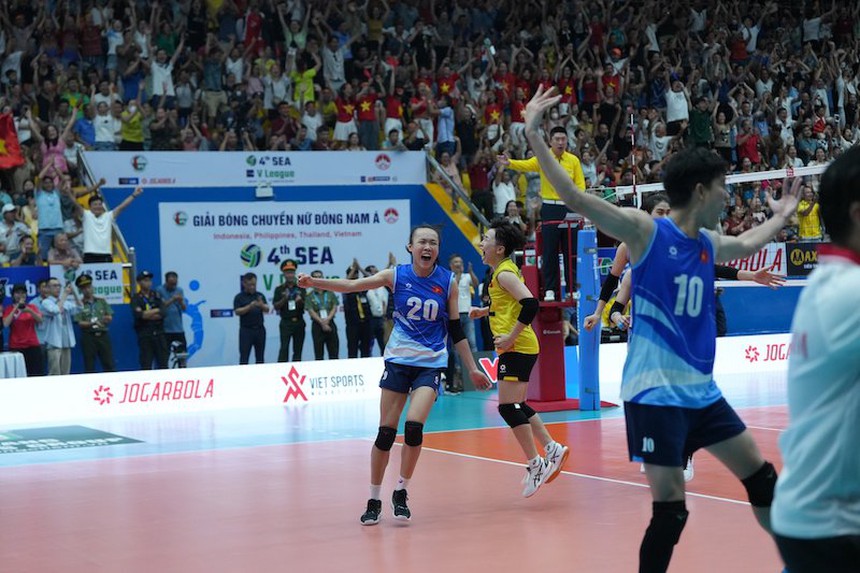 Suýt tạo địa chấn trước số 14 thế giới Thái Lan, ĐT bóng chuyền nữ Việt Nam khiến triệu fan 'tiếc đứt ruột' - Ảnh 1. Suýt tạo địa chấn trước số 14 thế giới Thái Lan, ĐT bóng chuyền nữ Việt Nam khiến triệu fan 'tiếc đứt ruột' - Ảnh 1.