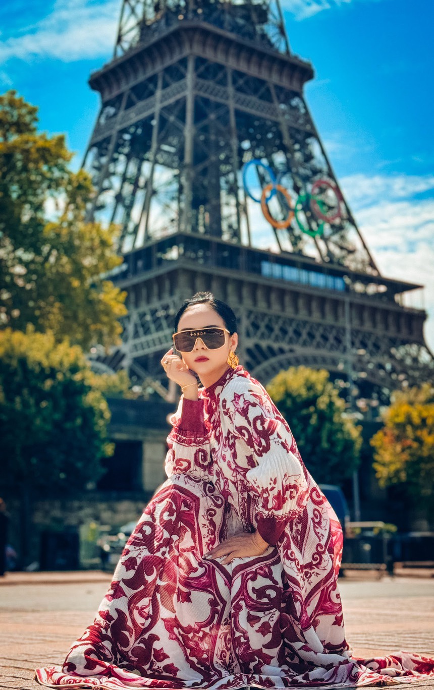 Người đẹp Bùi Thanh Hương tiết lộ ý nghĩa chuyến du lịch xuyên châu Âu cùng hai con - Ảnh 3. Người đẹp Bùi Thanh Hương tiết lộ ý nghĩa chuyến du lịch xuyên châu Âu cùng hai con - Ảnh 3.