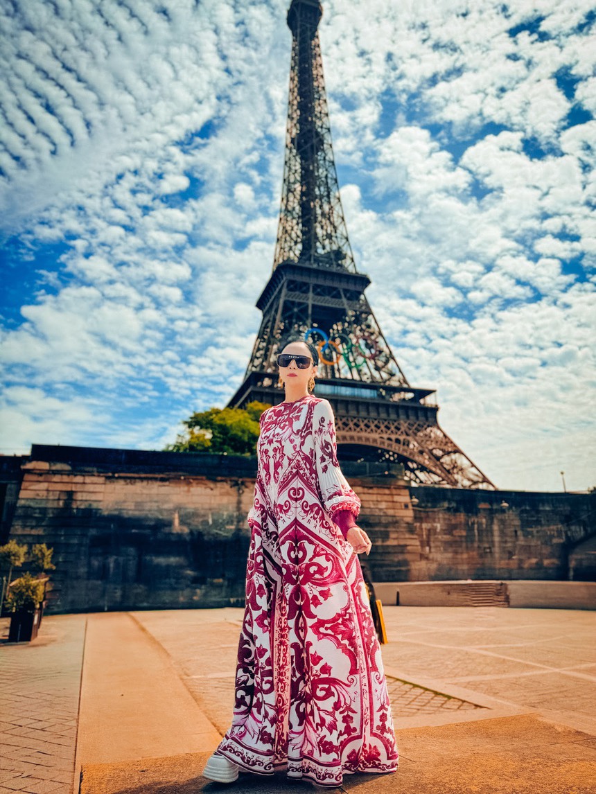 Người đẹp Bùi Thanh Hương tiết lộ ý nghĩa chuyến du lịch xuyên châu Âu cùng hai con - Ảnh 2. Người đẹp Bùi Thanh Hương tiết lộ ý nghĩa chuyến du lịch xuyên châu Âu cùng hai con - Ảnh 2.