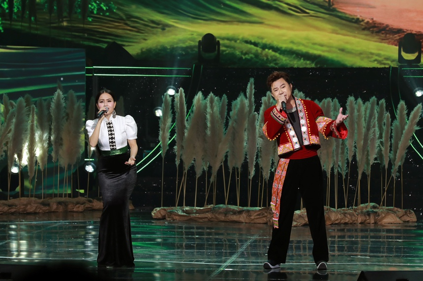 Cẩm Ly - 30 năm gói lại một ngày - Ảnh 2. Cẩm Ly - 30 năm gói lại một ngày - Ảnh 2.