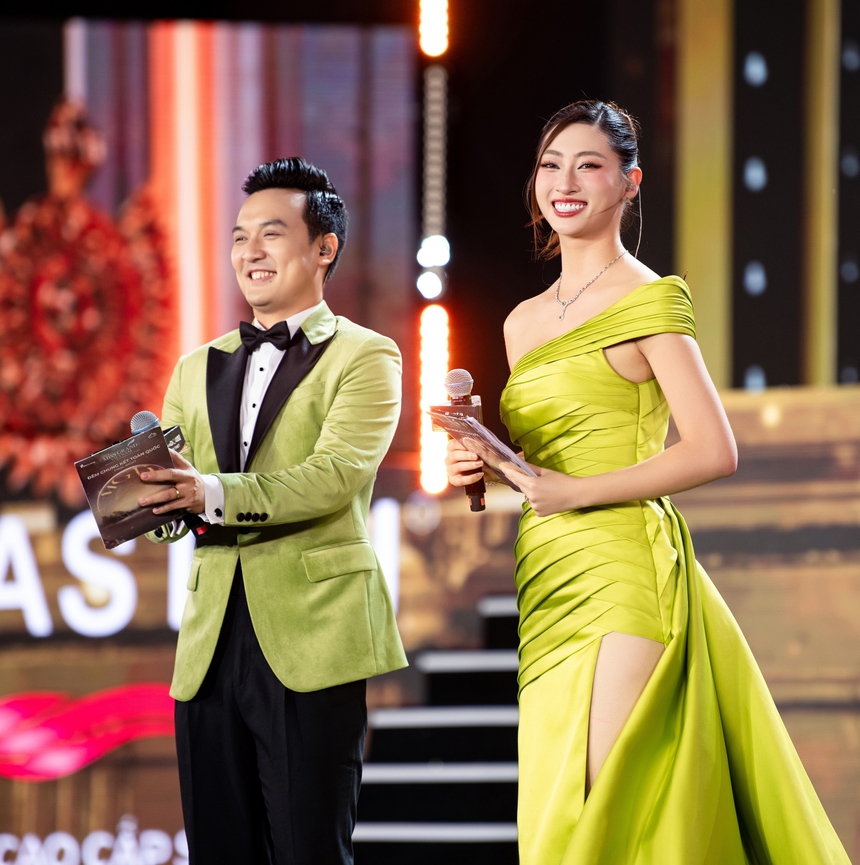 MC Thiên Vũ 3 lần dẫn Miss Grand Vietnam chia sẻ về Tân Hoa hậu - Ảnh 2. MC Thiên Vũ 3 lần dẫn Miss Grand Vietnam chia sẻ về Tân Hoa hậu - Ảnh 2.