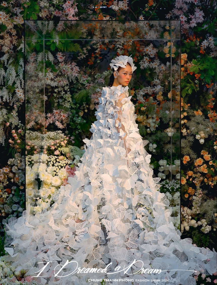 NTK Chung Thanh Phong mang BST váy cưới cao cấp đến resort 5 sao ở Đà Nẵng - Ảnh 2. NTK Chung Thanh Phong mang BST váy cưới cao cấp đến resort 5 sao ở Đà Nẵng - Ảnh 2.