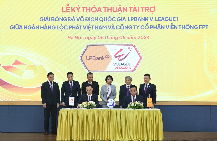 Ngân hàng Lộc Phát Việt Nam (LPBANK) trở thành nhà tài trợ chính Giải Bóng đá Vô địch Quốc gia LPBANK V.LEAGUE 1 – 2024/25 - Ảnh 1. Ngân hàng Lộc Phát Việt Nam (LPBANK) trở thành nhà tài trợ chính Giải Bóng đá Vô địch Quốc gia LPBANK V.LEAGUE 1 – 2024/25 - Ảnh 1.