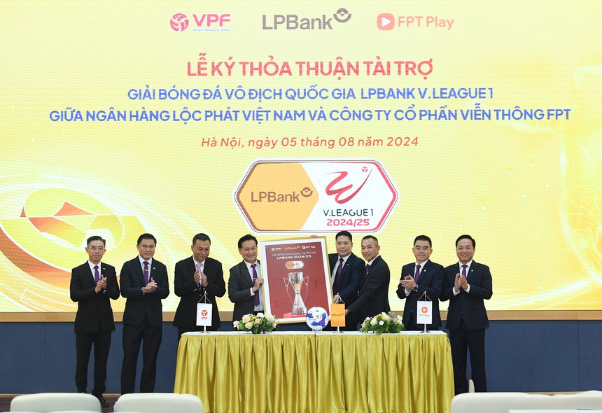 Ngân hàng Lộc Phát Việt Nam (LPBANK) trở thành nhà tài trợ chính Giải Bóng đá Vô địch Quốc gia LPBANK V.LEAGUE 1 – 2024/25 - Ảnh 3. Ngân hàng Lộc Phát Việt Nam (LPBANK) trở thành nhà tài trợ chính Giải Bóng đá Vô địch Quốc gia LPBANK V.LEAGUE 1 – 2024/25 - Ảnh 3.