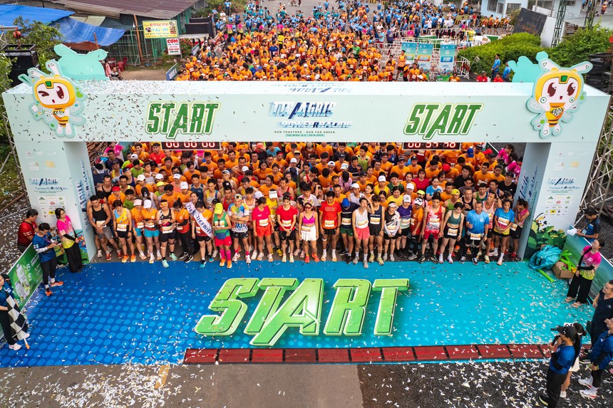 Hơn 3 nghìn VĐV chinh phục đường chạy băng đồng - Ảnh 1. Hơn 3 nghìn VĐV chinh phục đường chạy băng đồng - Ảnh 1.