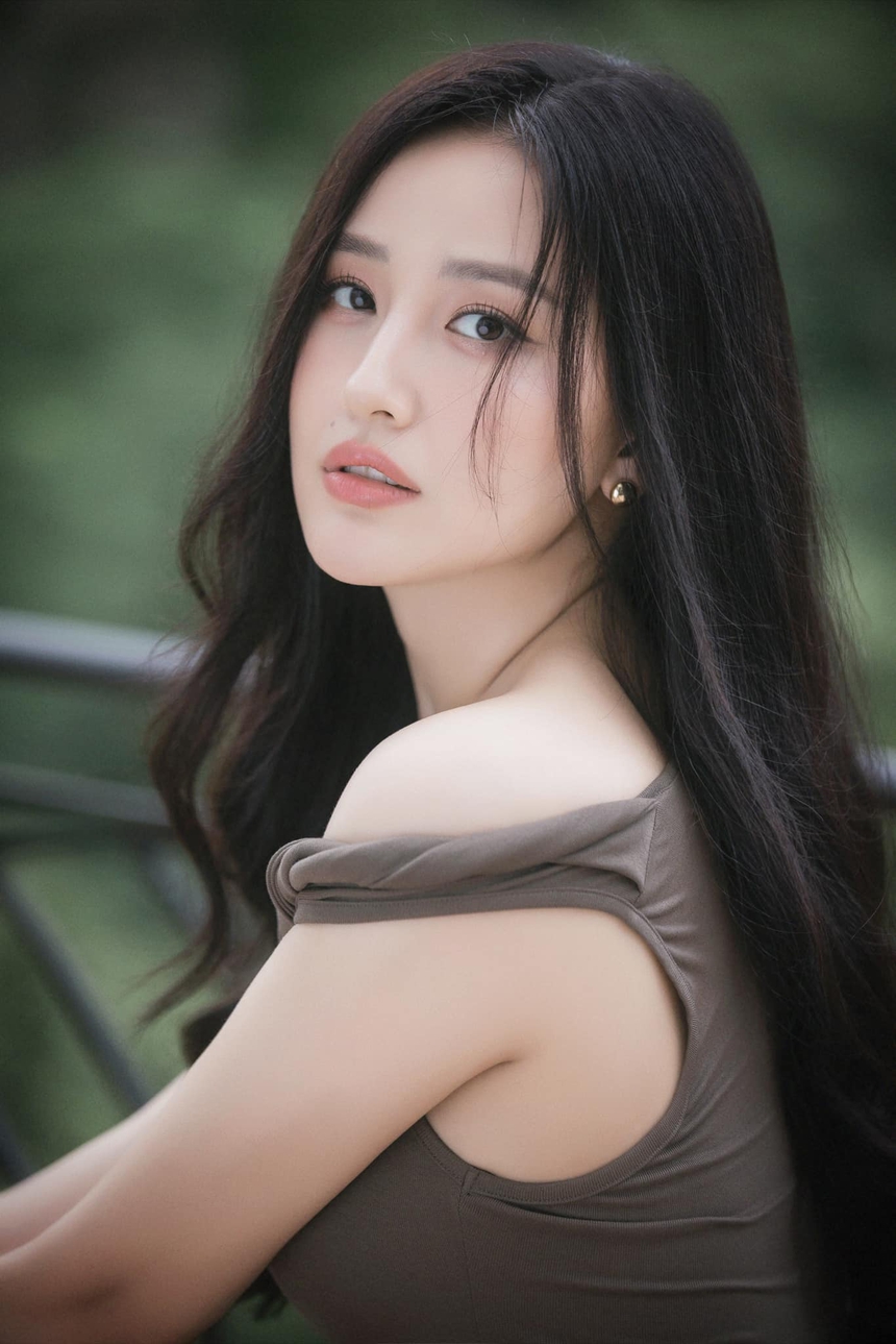 Mai Phương Thúy tuổi 36: Đại gia ngầm showbiz, 18 năm đăng quang hoa hậu vẫn giữ được sức hút - Ảnh 2. Mai Phương Thúy tuổi 36: Đại gia ngầm showbiz, 18 năm đăng quang hoa hậu vẫn giữ được sức hút - Ảnh 2.