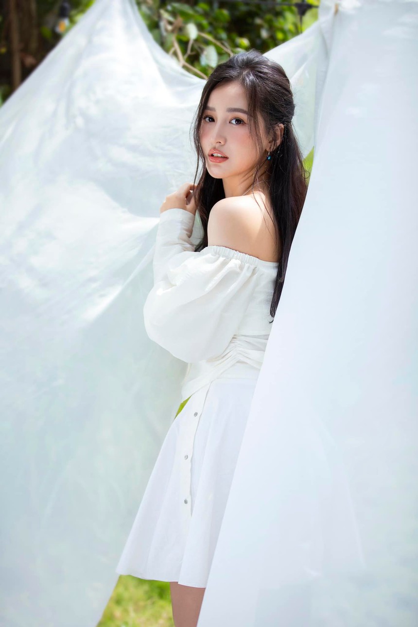 Mai Phương Thúy tuổi 36: Đại gia ngầm showbiz, 18 năm đăng quang hoa hậu vẫn giữ được sức hút - Ảnh 1. Mai Phương Thúy tuổi 36: Đại gia ngầm showbiz, 18 năm đăng quang hoa hậu vẫn giữ được sức hút - Ảnh 1.