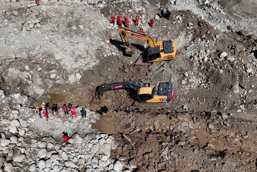 Trung Quốc: Số người thiệt mạng do lũ quét và lở đất tăng cao - Ảnh 1. Trung Quốc: Số người thiệt mạng do lũ quét và lở đất tăng cao - Ảnh 1.