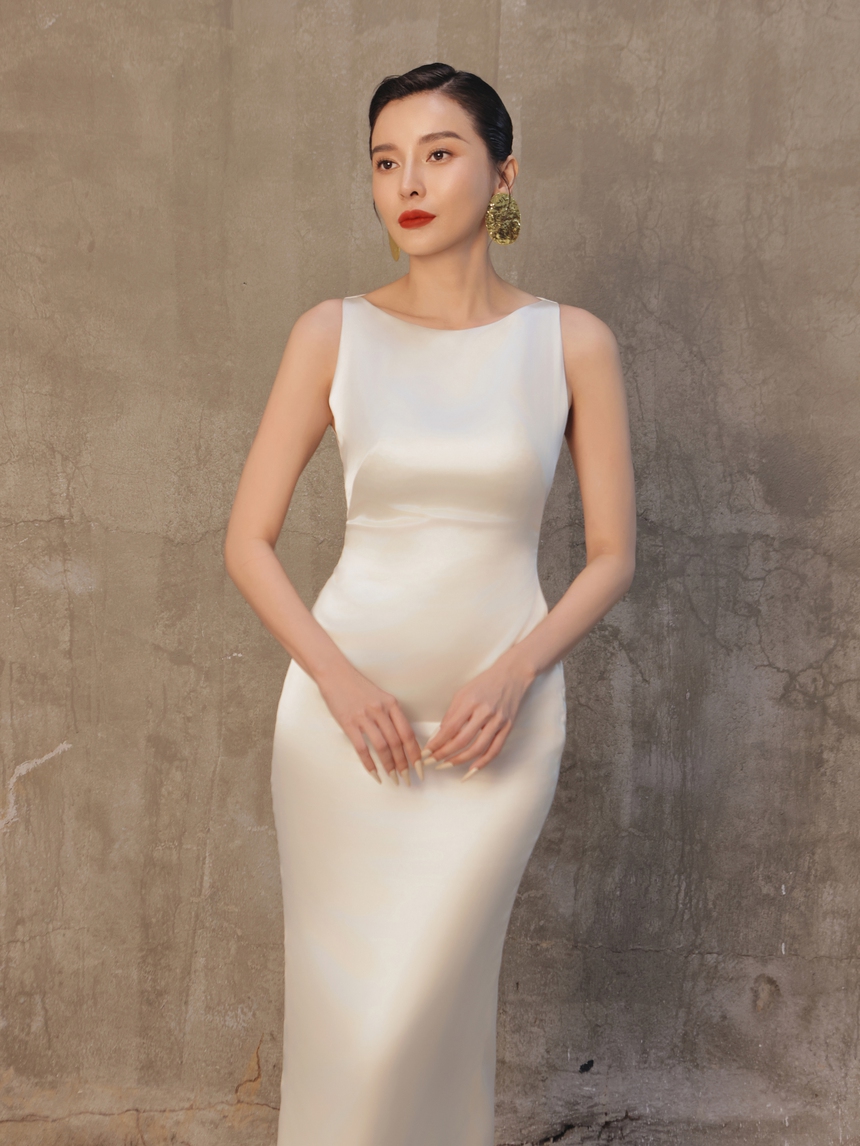 Nhan sắc mặn mà tuổi 34 của Cao Thái Hà - Ảnh 2.