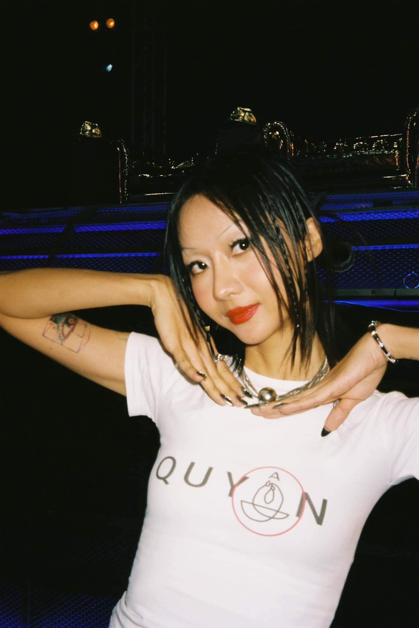 Gu thời trang độc đáo của Suboi trên sân khấu Rap Việt - Ảnh 5.