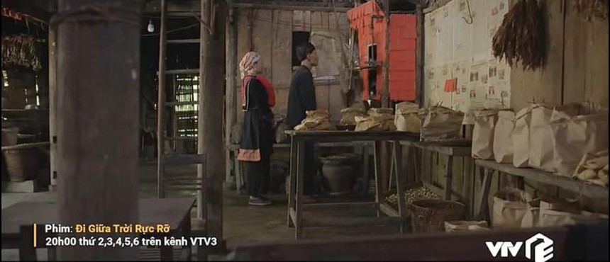 Bị bắt lỗi sai về trang phục, cảnh phim trong 'Đi giữa trời rực rỡ', đạo diễn nói gì? - Ảnh 6. Bị bắt lỗi sai về trang phục, cảnh phim trong 'Đi giữa trời rực rỡ', đạo diễn nói gì? - Ảnh 6.