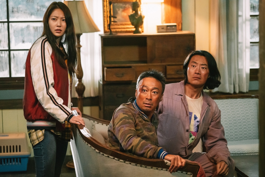 Phim Hàn hài - kinh dị khiến khán giả vừa cười, vừa sợ - Ảnh 2. Phim Hàn hài - kinh dị khiến khán giả vừa cười, vừa sợ - Ảnh 2.