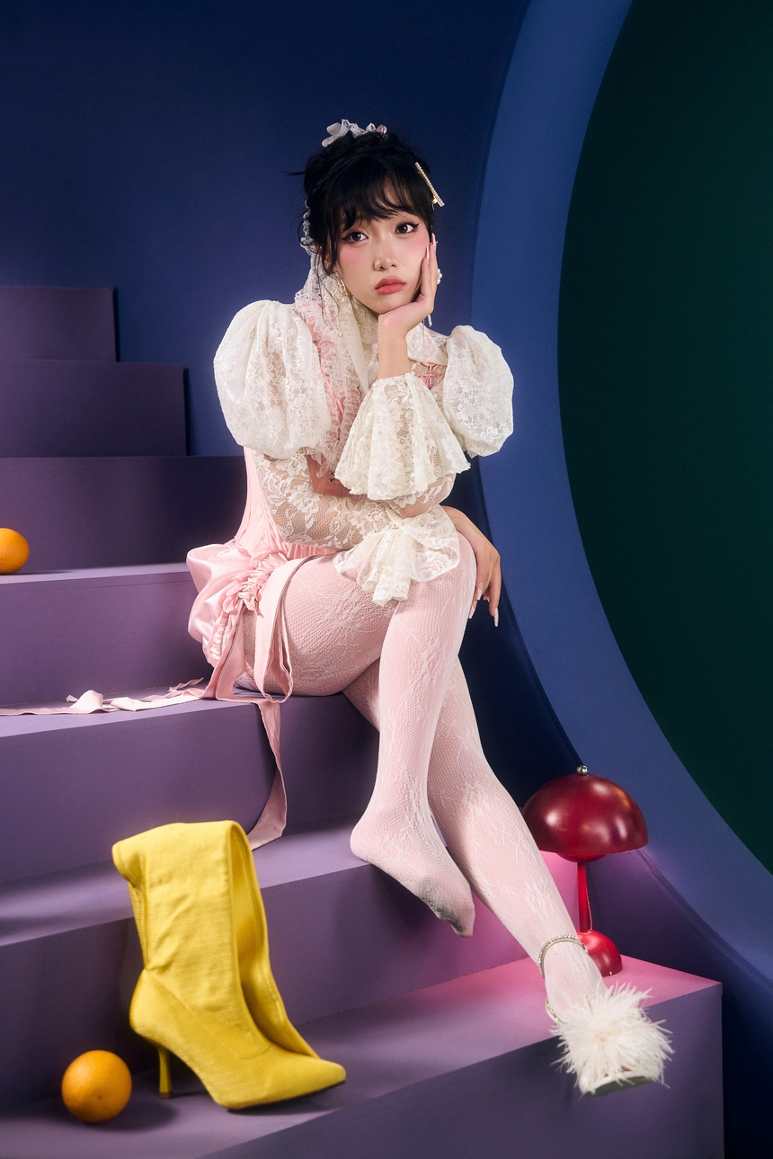 Chi Xê - Từ hiện tượng TikTok chuyển mình sang ca sĩ chuyên nghiệp - Ảnh 3. Chi Xê - Từ hiện tượng TikTok chuyển mình sang ca sĩ chuyên nghiệp - Ảnh 3.