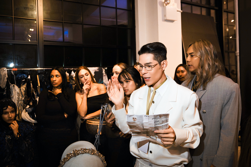Nguyễn Hưng Phúc làm đạo diễn catwalk ở New York Fashion Week - Ảnh 2. Nguyễn Hưng Phúc làm đạo diễn catwalk ở New York Fashion Week - Ảnh 2.