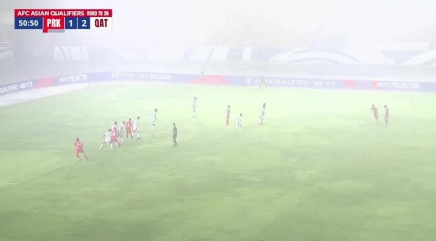 Đá thiếu người, ĐT CHDCND Triều Tiên vẫn cầm hòa nhà vô địch châu Á với siêu phẩm sút phạt 30m - Ảnh 3.