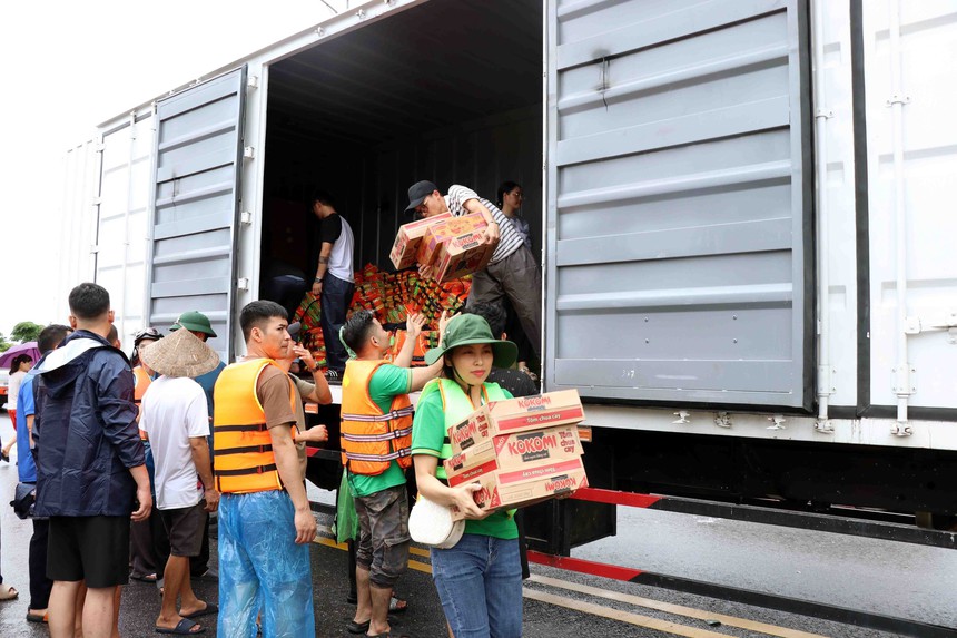 Thái Nguyên tích cực hỗ trợ người dân trong vùng tâm lũ - Ảnh 3. Thái Nguyên tích cực hỗ trợ người dân trong vùng tâm lũ - Ảnh 3.