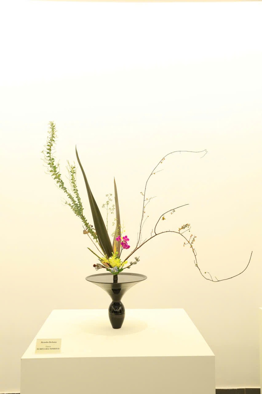 "Mạch lạc" và những thông điệp ý nghĩa từ Nghệ thuật cắm hoa Ikebana - Ảnh 13.