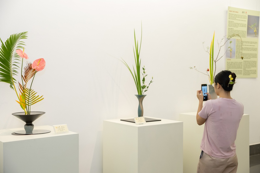 "Mạch lạc" và những thông điệp ý nghĩa từ Nghệ thuật cắm hoa Ikebana - Ảnh 21.