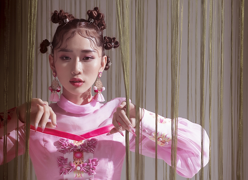 Cháu gái Chi Dân debut với single “Mỵ Nương” cùng MV có cốt truyện lạ - Ảnh 1. Cháu gái Chi Dân debut với single “Mỵ Nương” cùng MV có cốt truyện lạ - Ảnh 1.