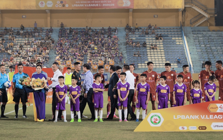 Khai mạc LPBank V.League 1- 2024/25: Khởi tranh một mùa giải chất lượng - Ảnh 3. Khai mạc LPBank V.League 1- 2024/25: Khởi tranh một mùa giải chất lượng - Ảnh 3.