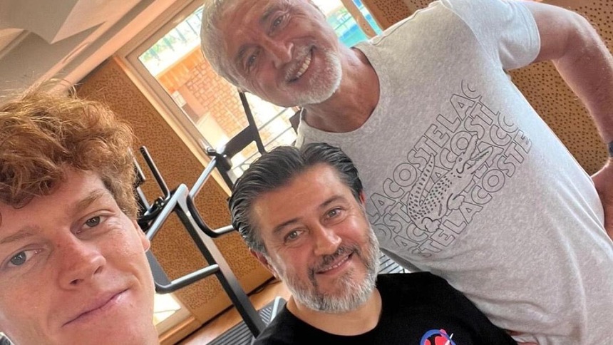 Sinner thuê người cũ của Djokovic làm HLV - Ảnh 1. Sinner thuê người cũ của Djokovic làm HLV - Ảnh 1.