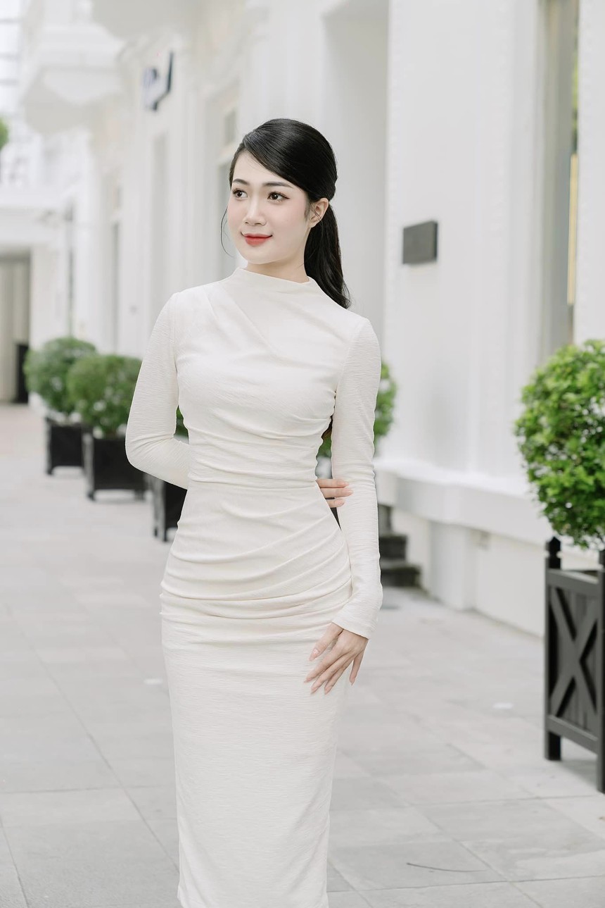 Nhan sắc đời thực của mỹ nhân khiến Khương 'liều' điêu đứng trong 'Độc đạo' - Ảnh 1. Nhan sắc đời thực của mỹ nhân khiến Khương 'liều' điêu đứng trong 'Độc đạo' - Ảnh 1.