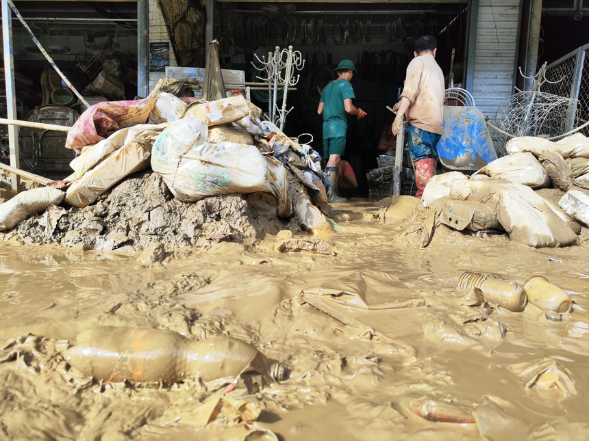 Trận lũ lịch sử quét tan hoang xã Phúc Khánh - Lào Cai - Ảnh 8. Trận lũ lịch sử quét tan hoang xã Phúc Khánh - Lào Cai - Ảnh 8.