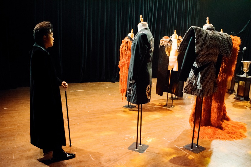 Ca sĩ Tùng Dương ra MV 'Đàn ông không cần khóc' đúng ngày sinh nhật - Ảnh 4. Ca sĩ Tùng Dương ra MV 'Đàn ông không cần khóc' đúng ngày sinh nhật - Ảnh 4.