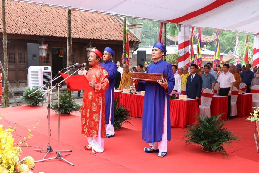 Tưởng niệm 582 năm ngày mất của Anh hùng dân tộc, Danh nhân văn hóa thế giới Nguyễn Trãi - Ảnh 1. Tưởng niệm 582 năm ngày mất của Anh hùng dân tộc, Danh nhân văn hóa thế giới Nguyễn Trãi - Ảnh 1.