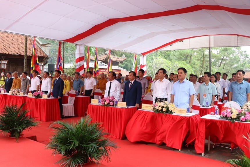 Tưởng niệm 582 năm ngày mất của Anh hùng dân tộc, Danh nhân văn hóa thế giới Nguyễn Trãi - Ảnh 4. Tưởng niệm 582 năm ngày mất của Anh hùng dân tộc, Danh nhân văn hóa thế giới Nguyễn Trãi - Ảnh 4.