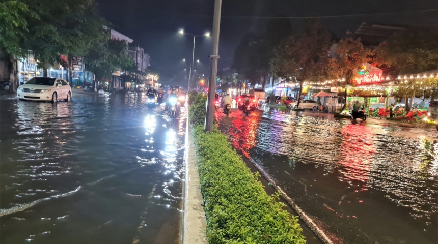 Triều cường ở Cần Thơ vượt báo động III - Ảnh 1. Triều cường ở Cần Thơ vượt báo động III - Ảnh 1.