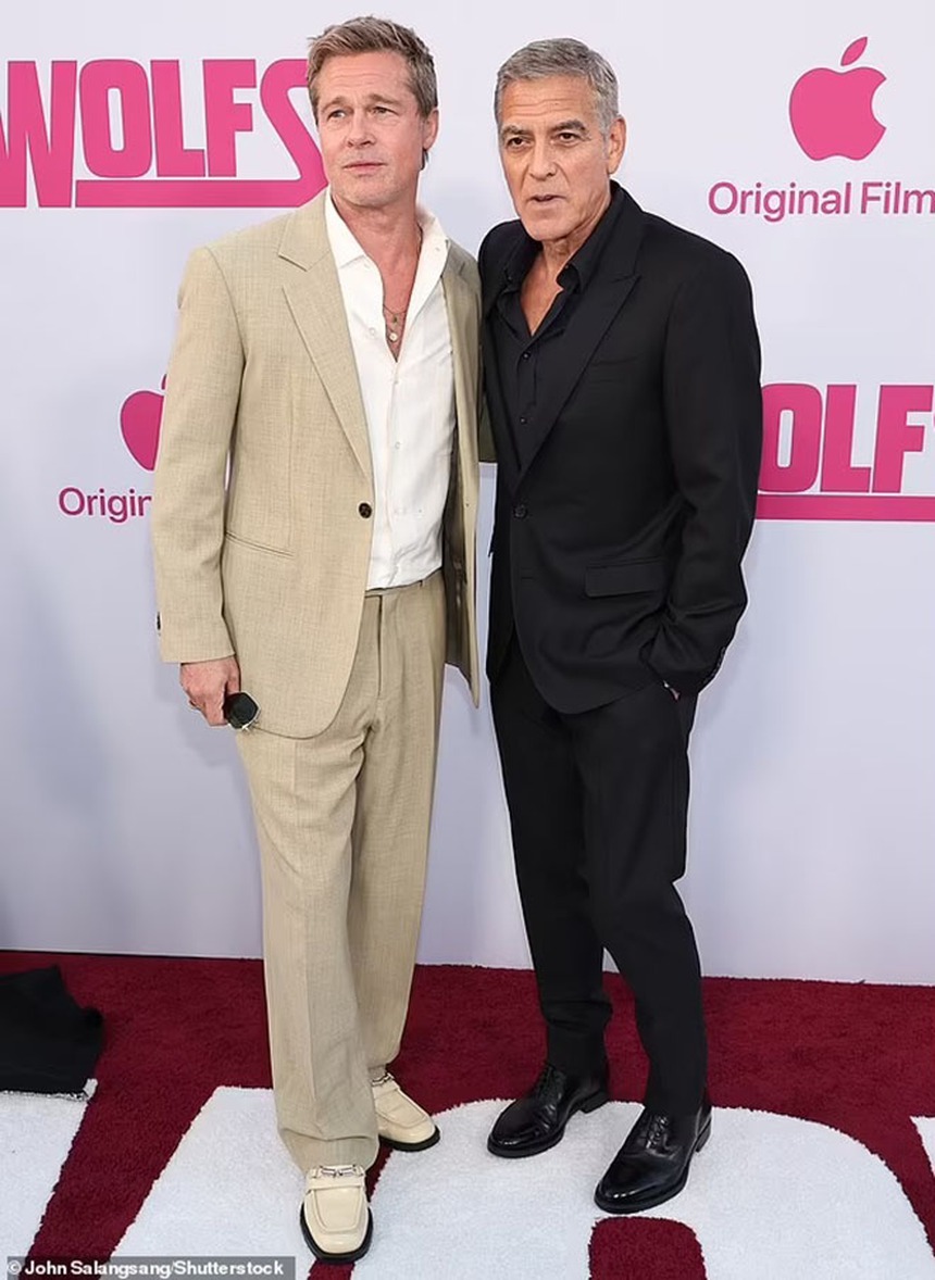 Bạn gái quyến rũ của Brad Pitt lấn át các ngôi sao tại buổi ra mắt "Wolfs" dù không xuất hiện trên thảm đỏ - Ảnh 9. Bạn gái quyến rũ của Brad Pitt lấn át các ngôi sao tại buổi ra mắt "Wolfs" dù không xuất hiện trên thảm đỏ - Ảnh 9.