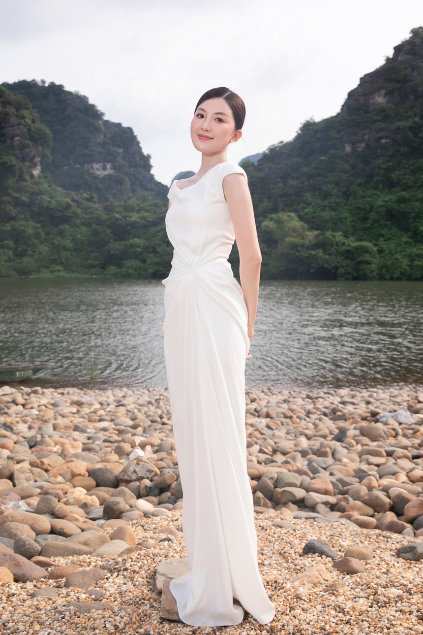 Hồng Diễm, Huyền Lizzie,... và dàn sao VFC đổ bộ show thời trang của NTK Lê Thanh Hoà - Ảnh 6. Hồng Diễm, Huyền Lizzie,... và dàn sao VFC đổ bộ show thời trang của NTK Lê Thanh Hoà - Ảnh 6.