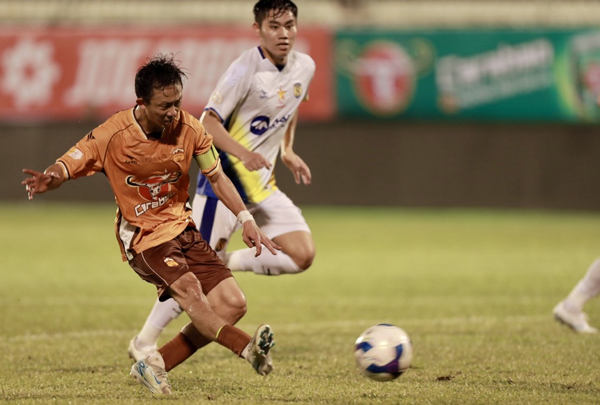 Cựu tuyển thủ quốc gia đưa HAGL lên đỉnh V-League - Ảnh 1. Cựu tuyển thủ quốc gia đưa HAGL lên đỉnh V-League - Ảnh 1.