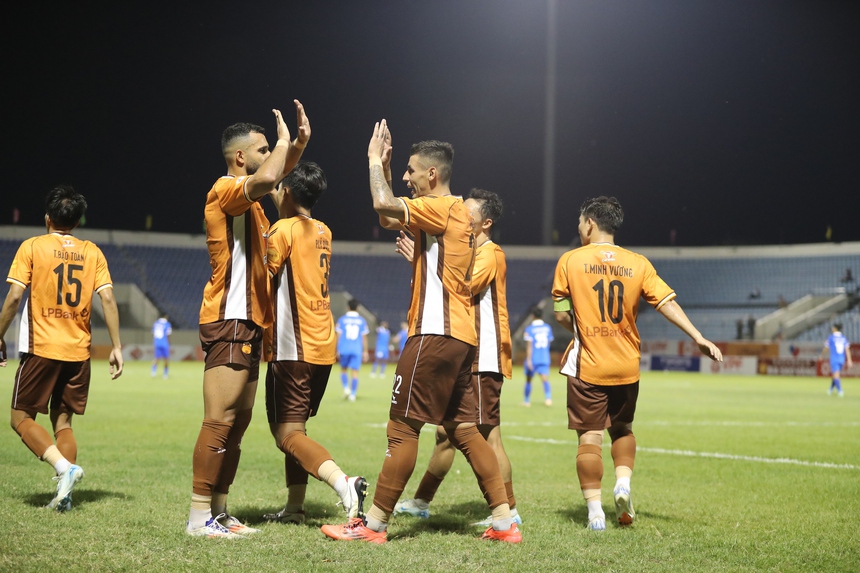 Không còn ngôi sao, HAGL khởi sắc khó tin - Ảnh 2. Không còn ngôi sao, HAGL khởi sắc khó tin - Ảnh 2.